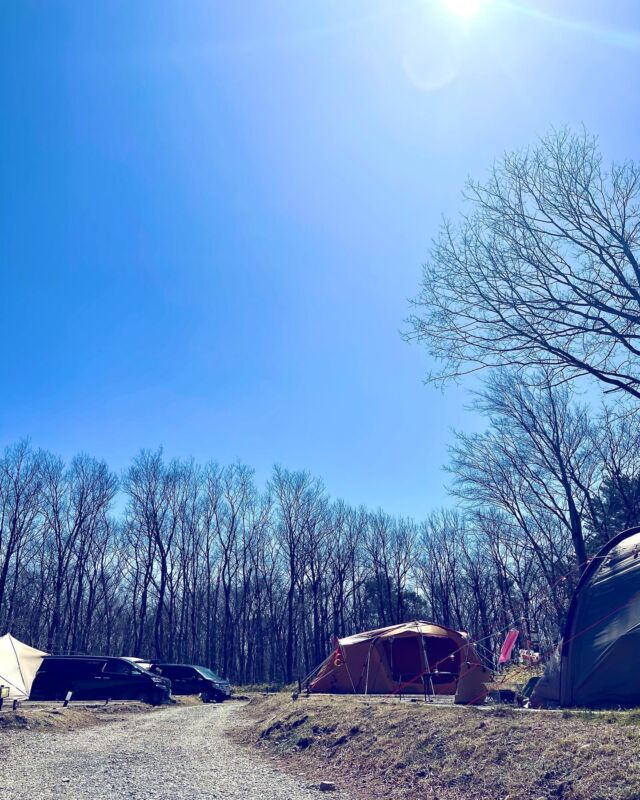 やっと、やっと、春の空、春の風☘️

まだ朝晩は冷え込む日もありますが、少しずつ、春の匂い😊
風も穏やかに週末キャンプ🏕️たくさんのお客様にご来場頂きました♪

#キャンプ
#那須ハイランドパーク
#NOZARU
#キャンプ好きな人と繋がりたい
#ソロキャン
#那須
#星空
#焚き火
#ファミリーキャンプ
#ＴＯＷＡピュアコテージ
